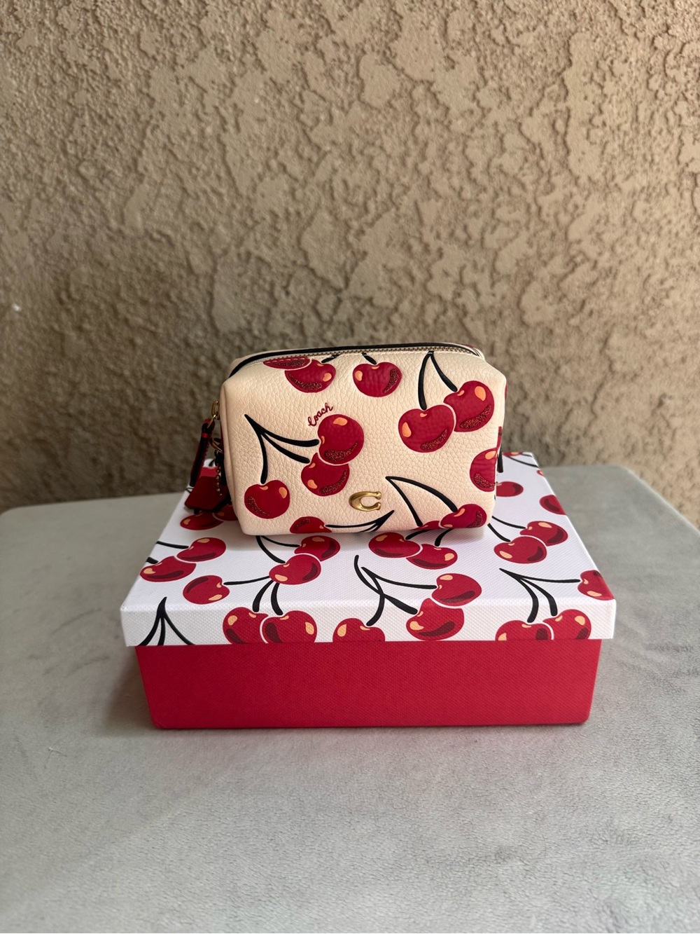 🍒 Coach Cherry Print Small Cosmetic Pouch in Cream and Red